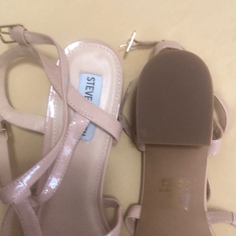 Strapped sandals - Picture 3 of 4